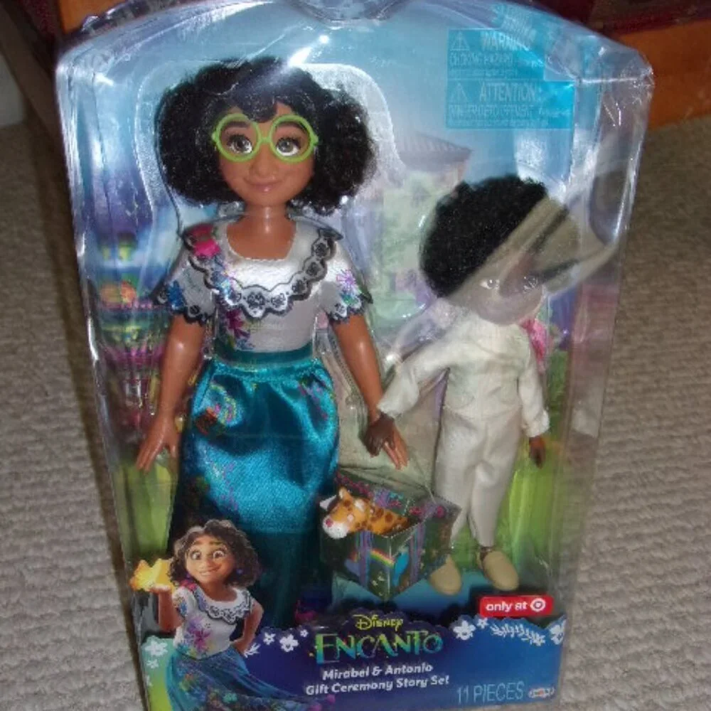 Disney Encanto Mirabel and Antonio Gift Ceremony Story Set
